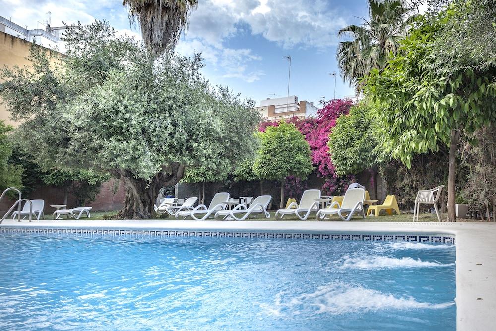 Aacr Hotel Monteolivos إشبيلية المظهر الخارجي الصورة