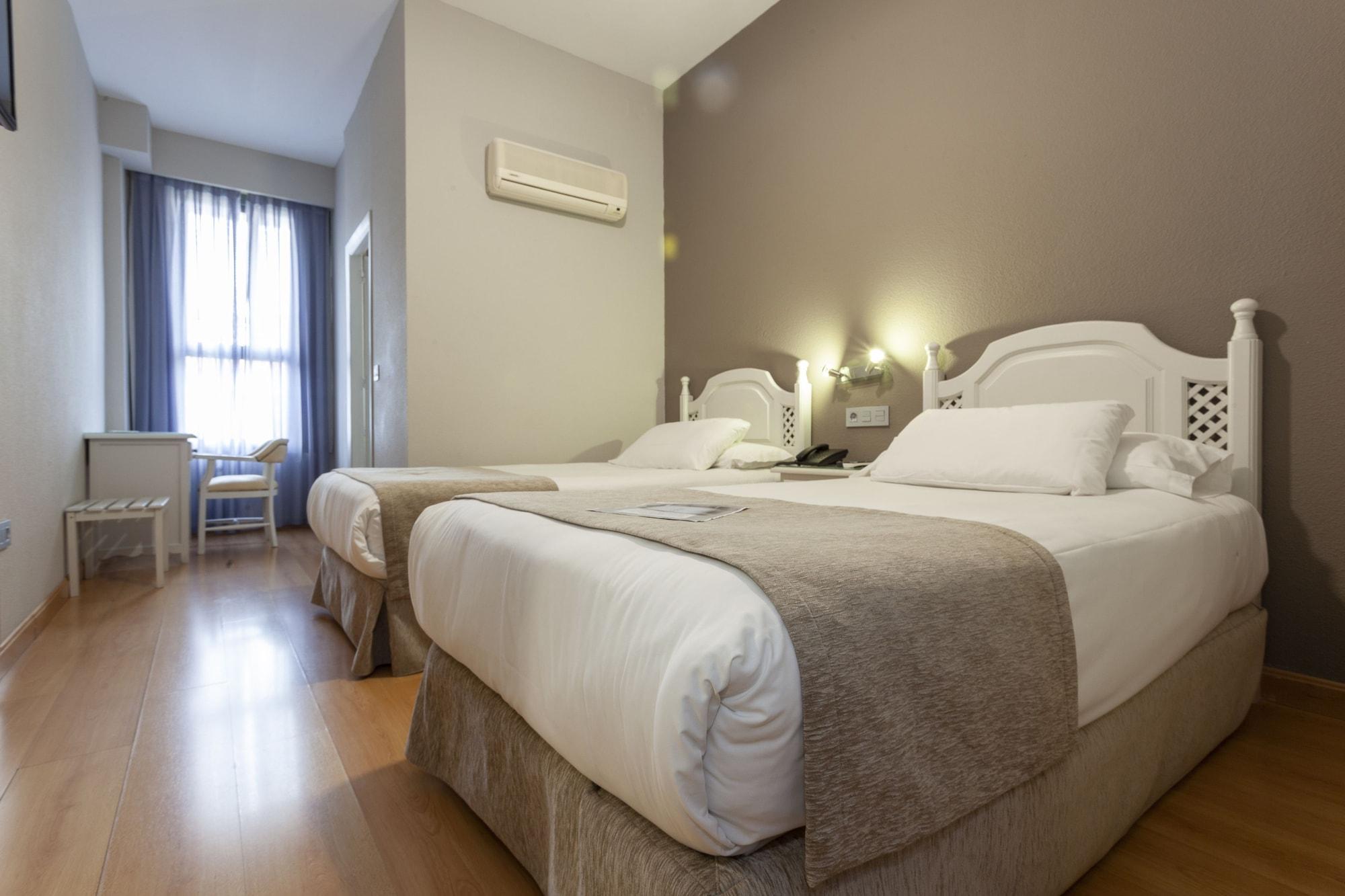 Aacr Hotel Monteolivos إشبيلية المظهر الخارجي الصورة