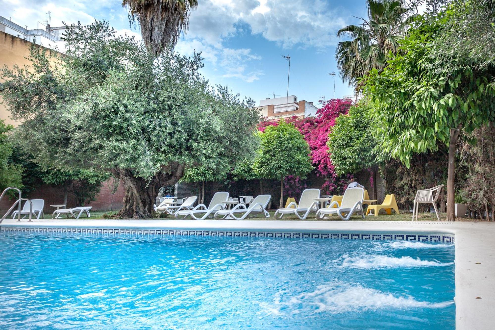 Aacr Hotel Monteolivos إشبيلية المظهر الخارجي الصورة