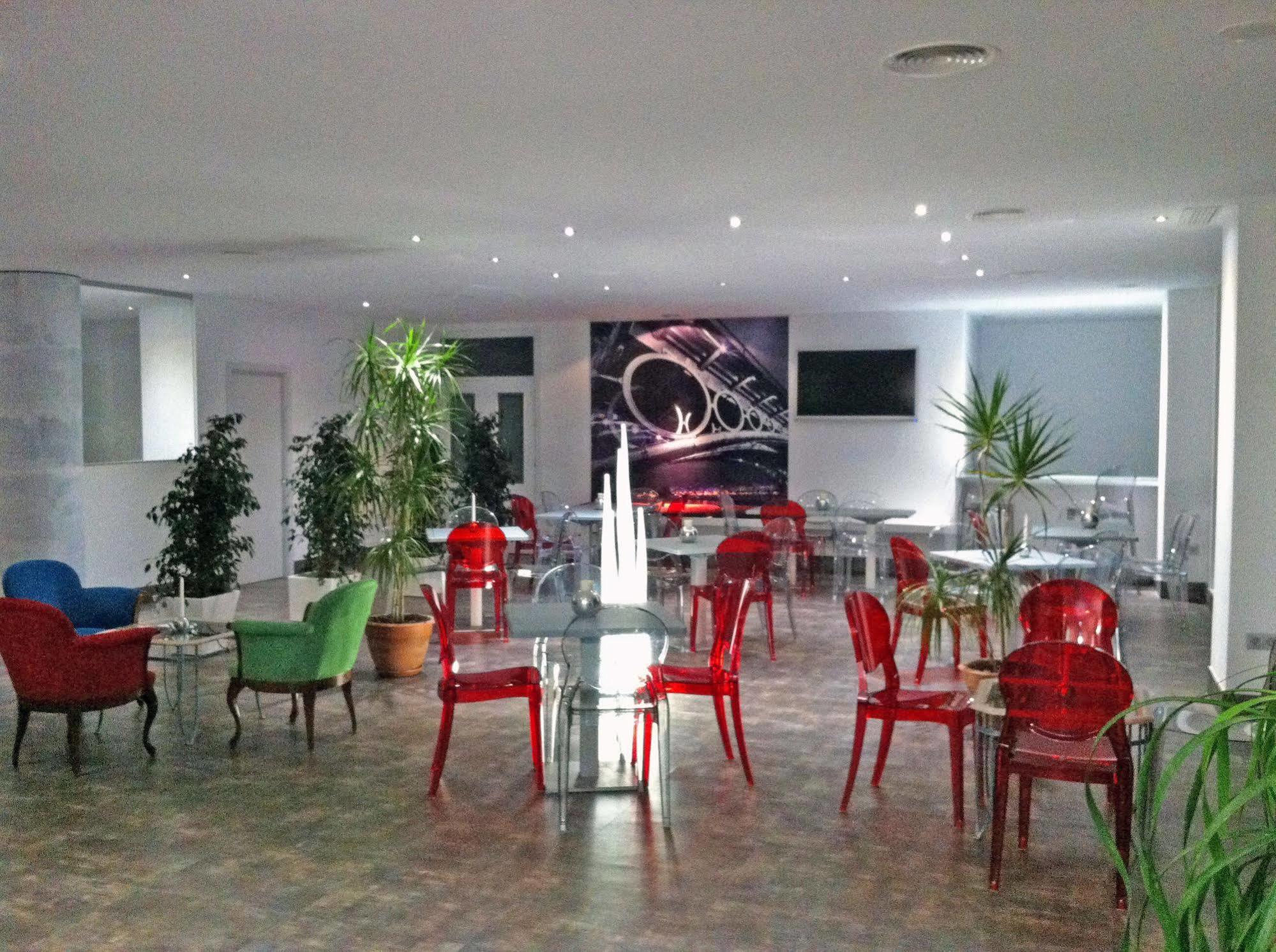 Aacr Hotel Monteolivos إشبيلية المظهر الخارجي الصورة